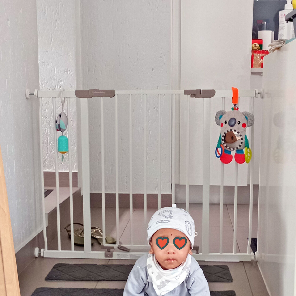 dreambaby-ava-extra-wide-1m-baby-gate