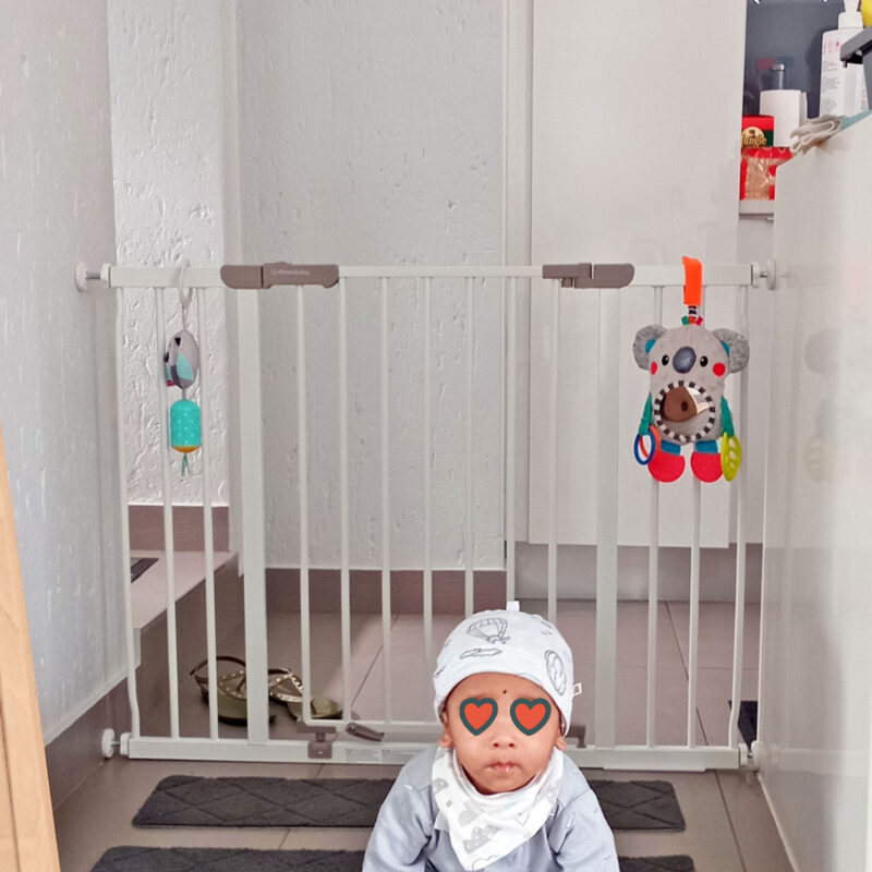 dreambaby-ava-extra-wide-1m-baby-gate