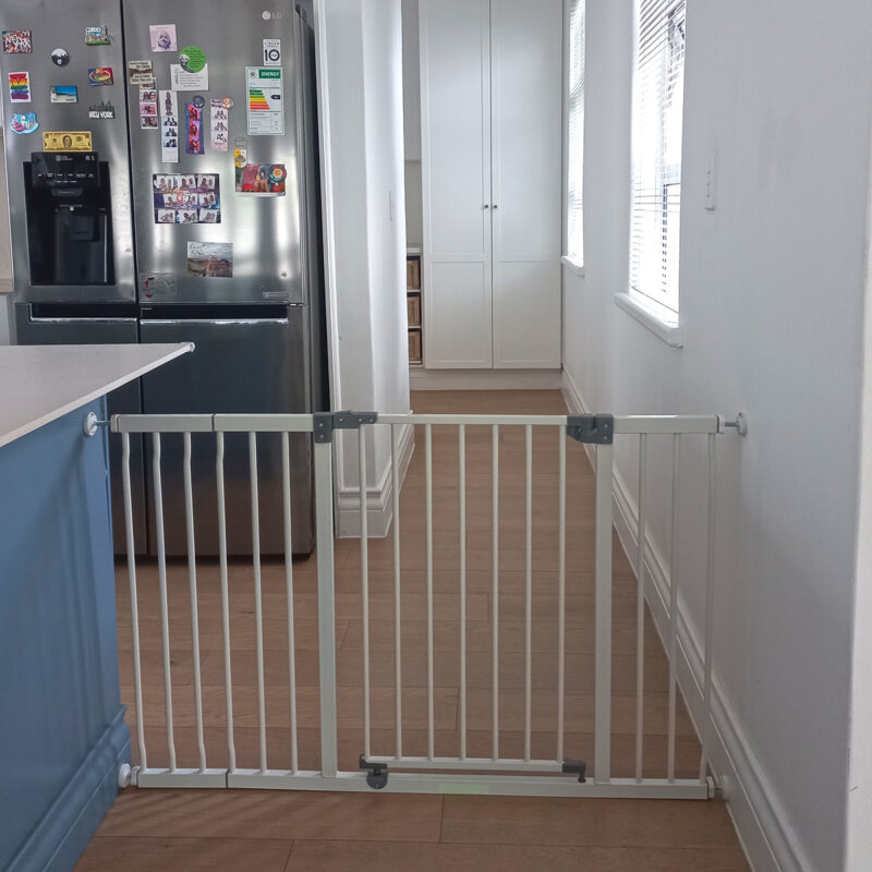 dreambaby-extra-wide-hallway-gate-plus-18cm-extension