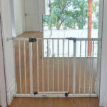 dreambaby-extra-wide-hallway-gate-plus-9cm-gate-extension
