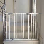 dreambaby-standard-gate-plus-18cm-extension-and-balustrade-adaptors