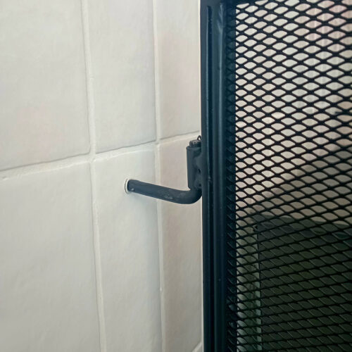 L-shaped-Mounting-Hook-to-Childproof-Firescreen