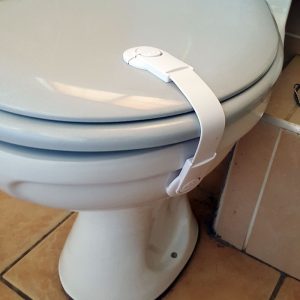 baby-safety-toilet-lock