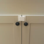 baby-proof-double-door-cabinet-latch