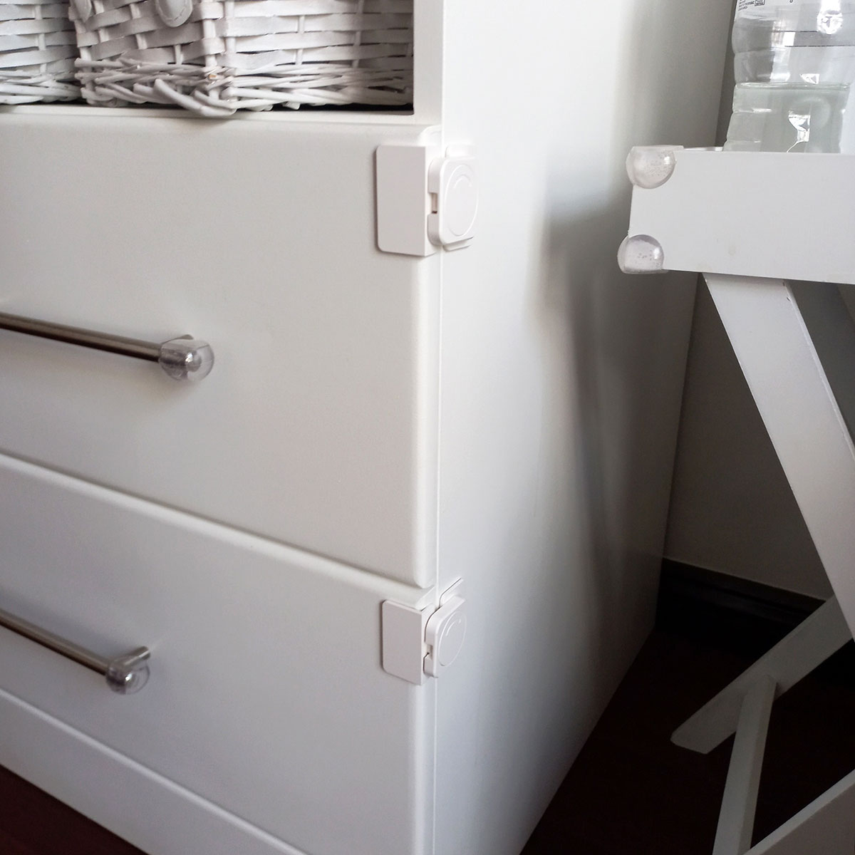 childproof-furniture-lock-for-drawers