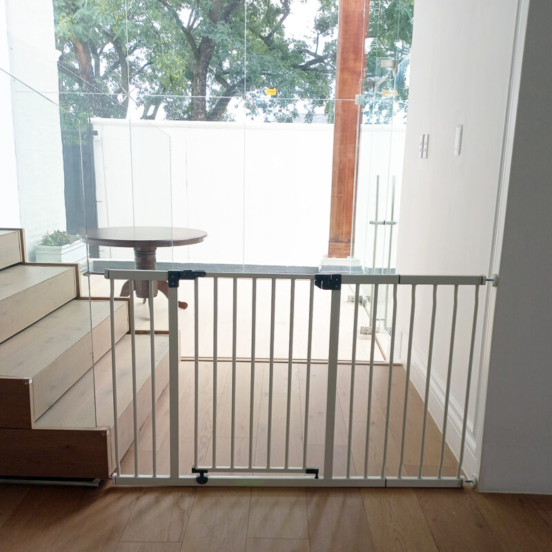 dreambaby-xtra-wide-hallway-gate-plus-27cm-extension-plus-banister adaptors