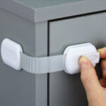 childproof-latch-color-white