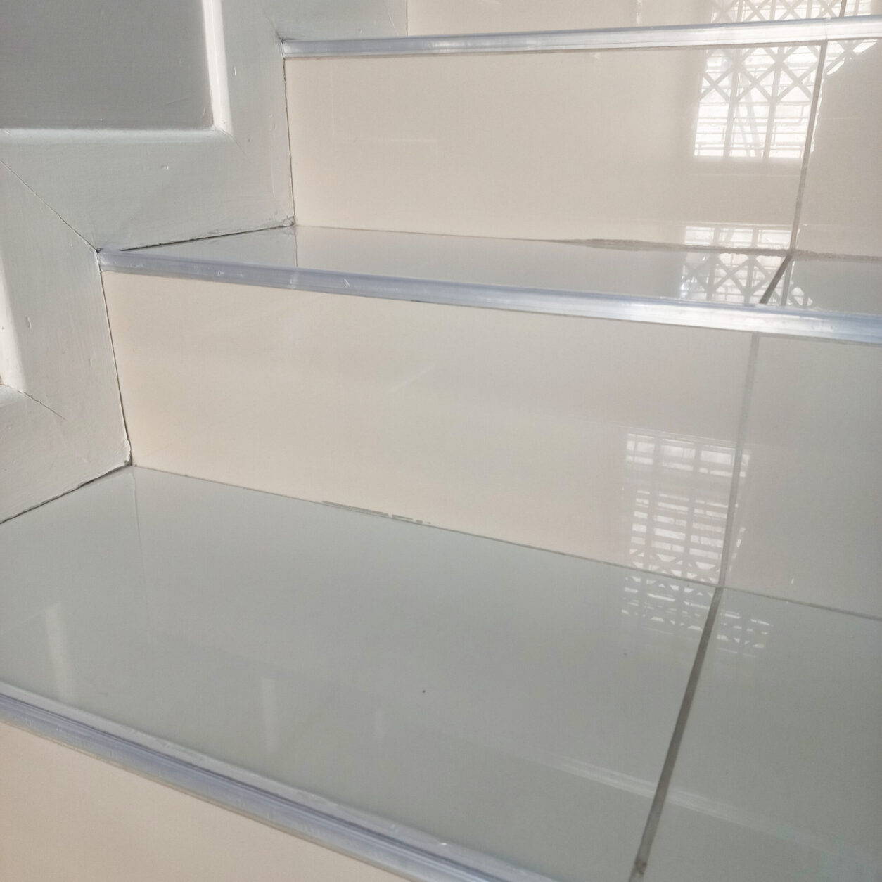 clear-edge-guard-for-tiled-steps