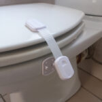 childproof-toilet-lock-unlocked