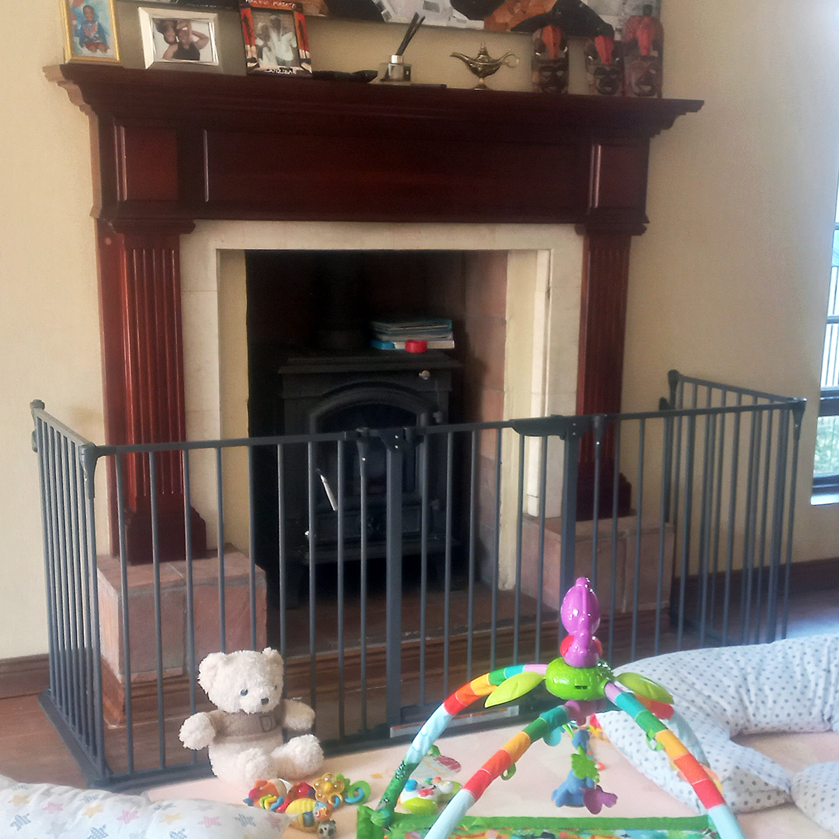 dreambaby-extra-wide-rectangular-firescreen-with-gate