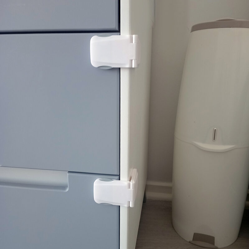 childproof-right-angle-lock