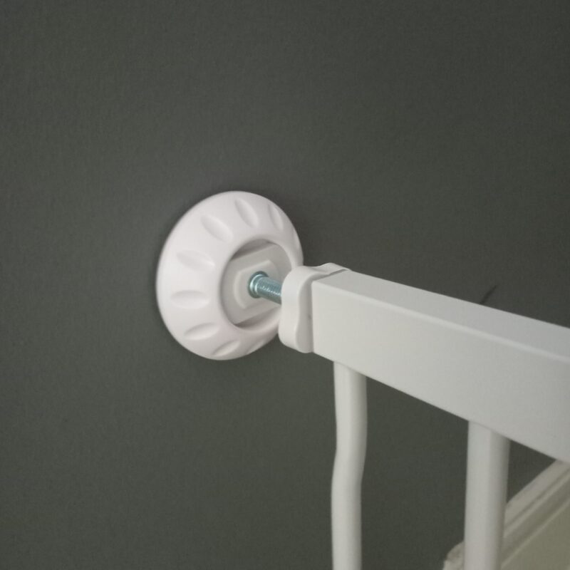 baby-gate-skirting-spacers-for-the-top-tension-knobs