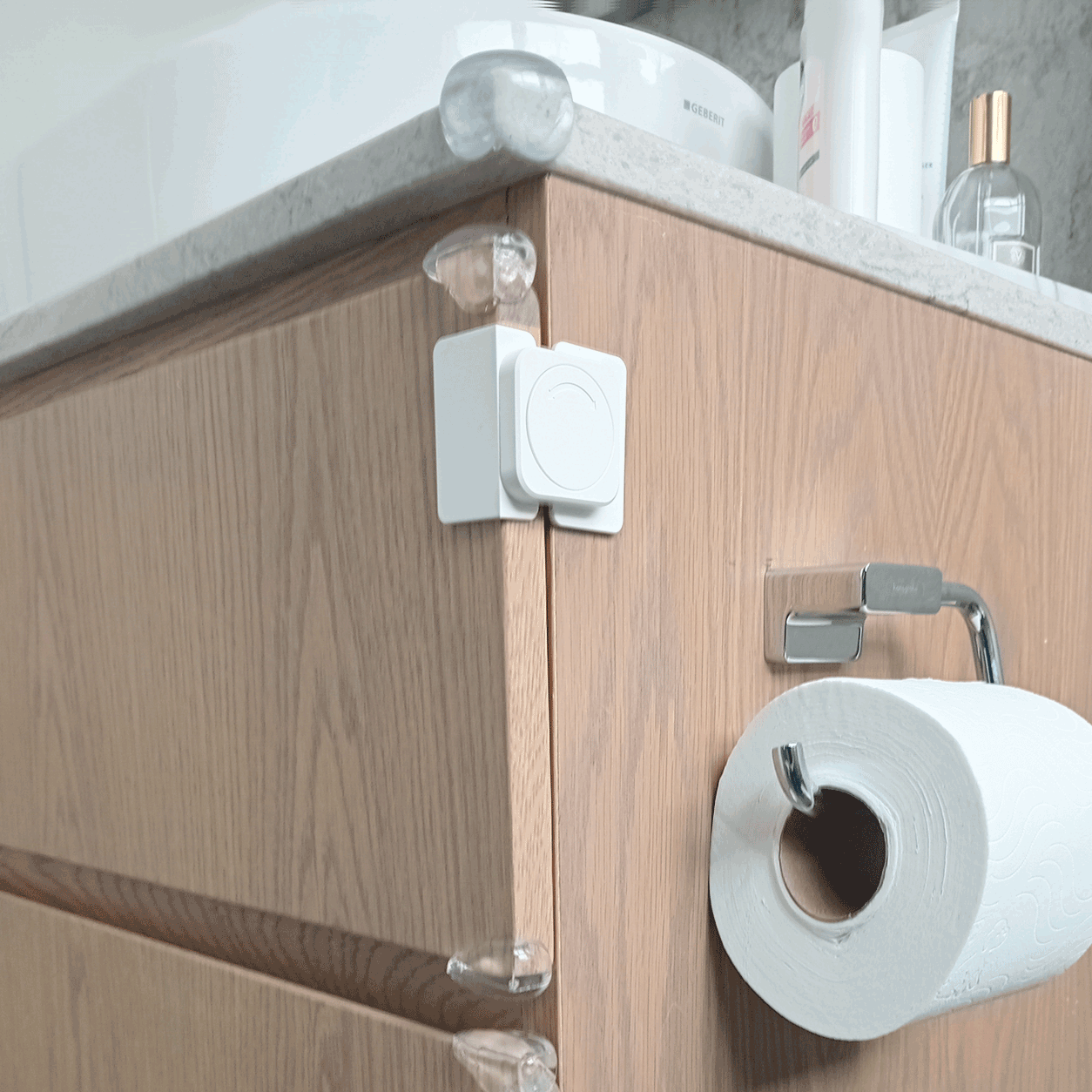 Baby-proof-corner-locks