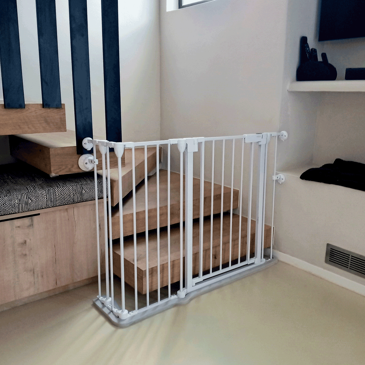 L-shaped-baby-gate-bottom-of-stairs L-shaped-baby-gate-bottom-of-stairs
