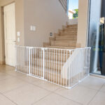 childproof-l-shaped-baby-gate-5-panels-bottom-of-stairway