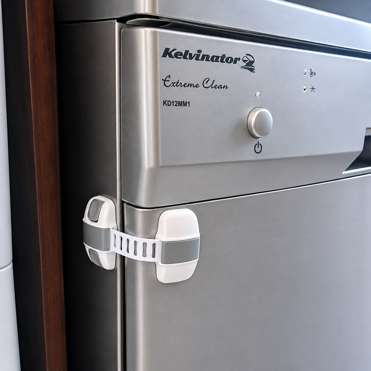 childproof-kitchen-appliance-latch-lock