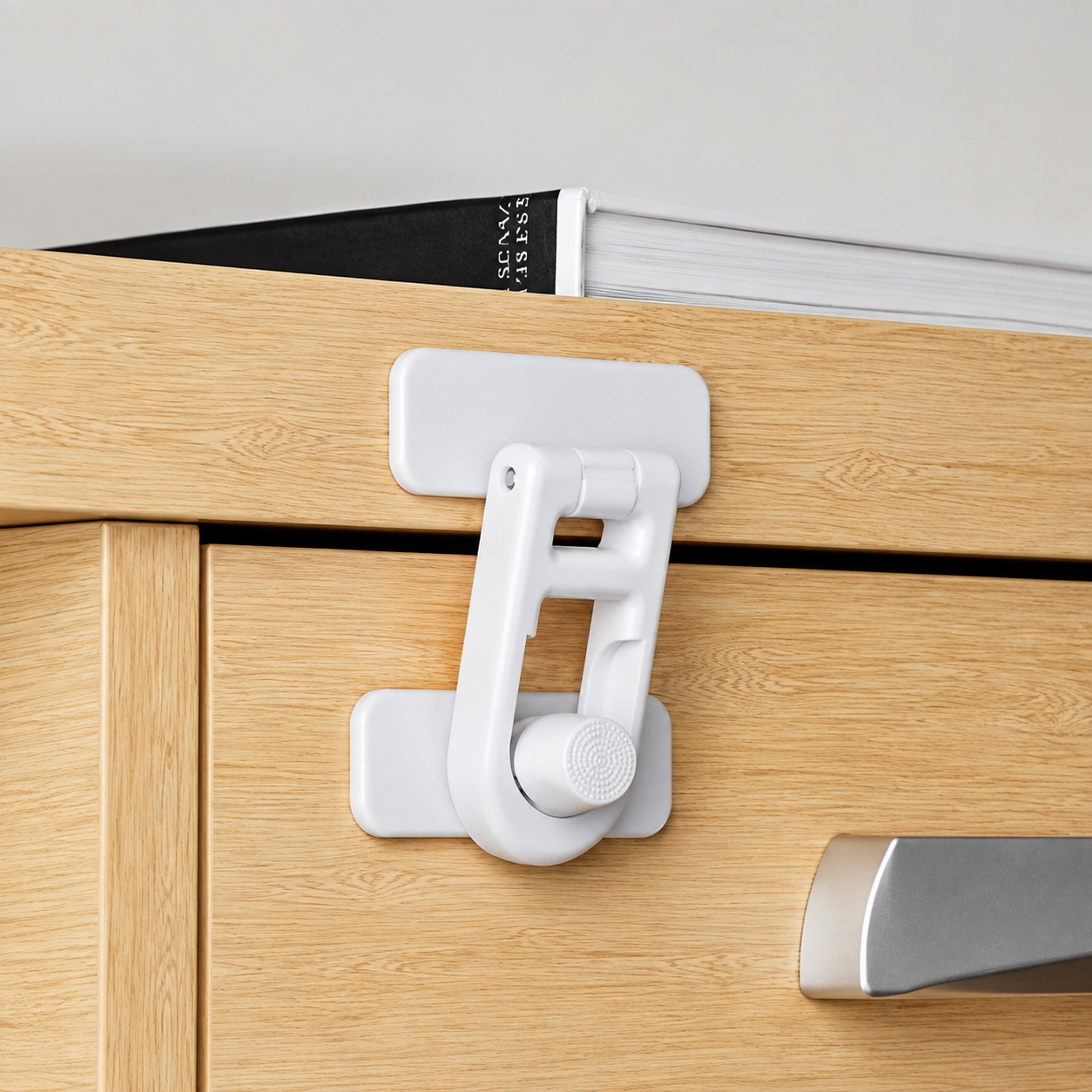 childproof-kitchen-drawer-latch-color-white