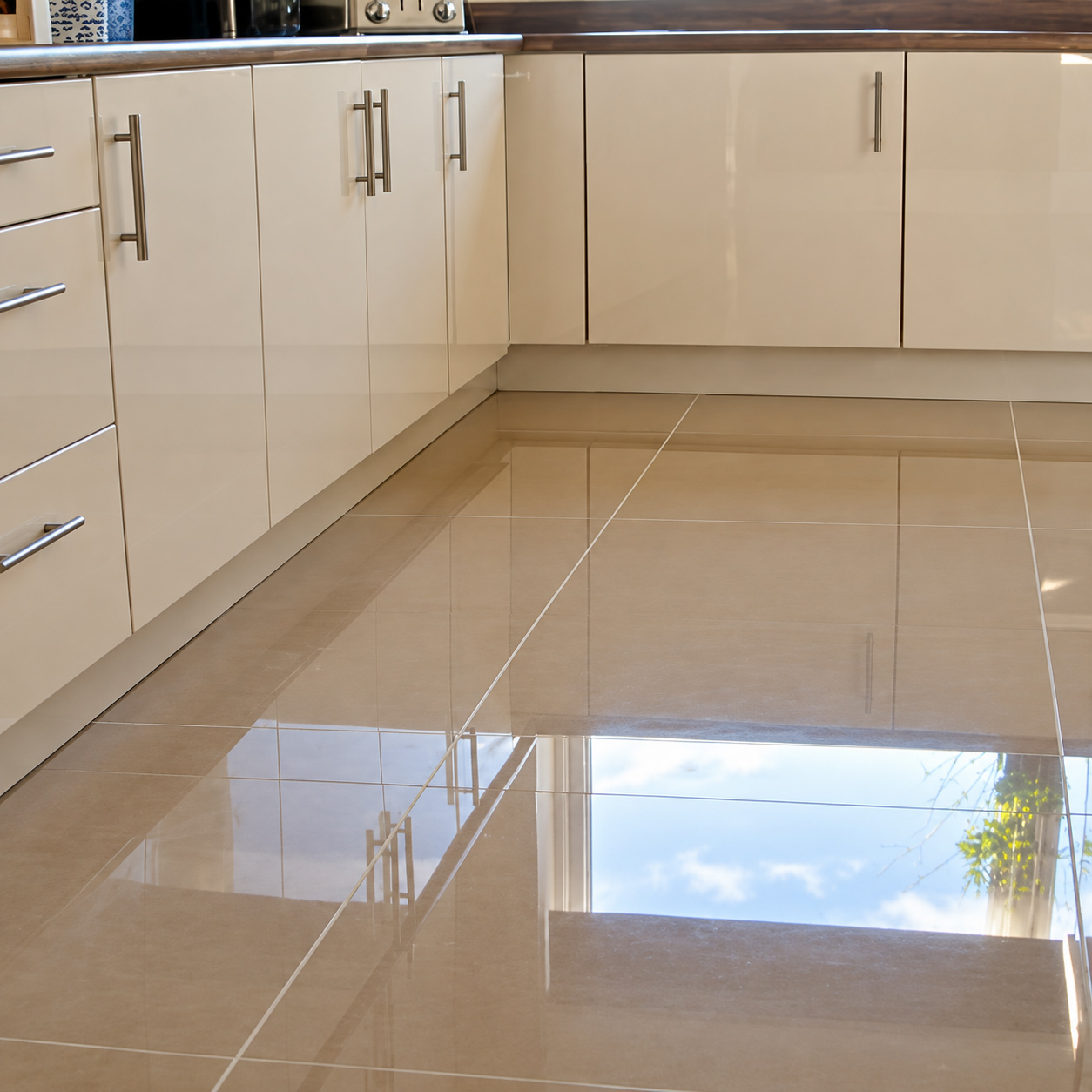 childproofing-kitchens-create-obstacle-free-kitchen-floors