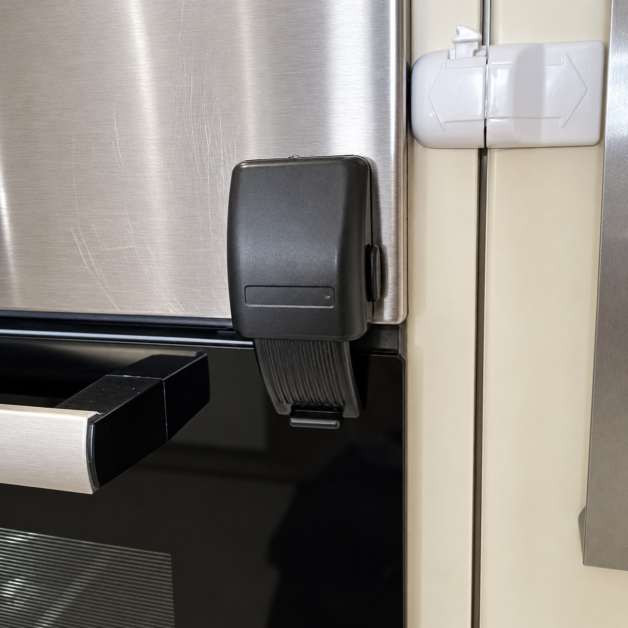toddler-proof-oven-door-lock