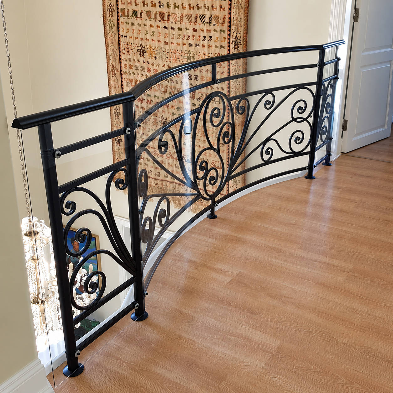 childproofing-curved-indoor-balustrade-with-clear-polycarbonate-barrier
