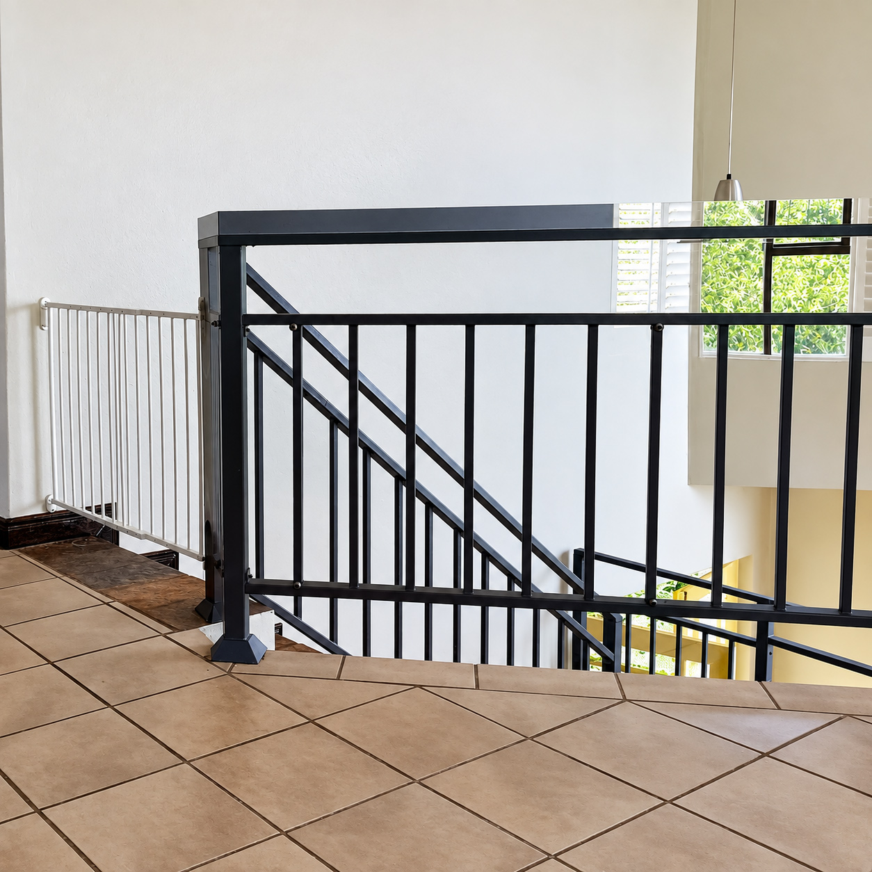 toddler-proof-transparent-safety-barriers-balcony-height-extender